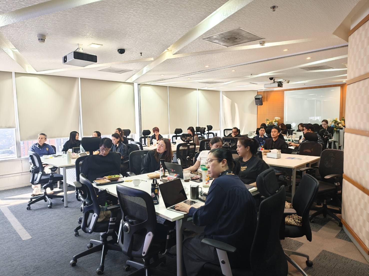 961268_0.jpg 961268_0.jpg